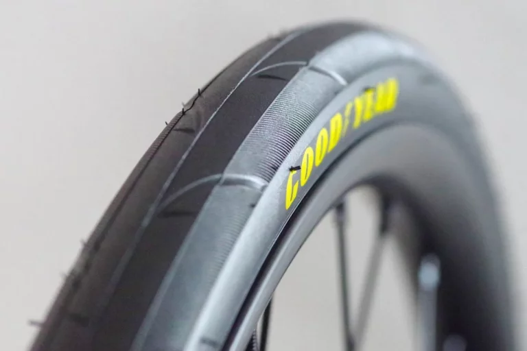 Pneus tubeless que desafiam a UCI