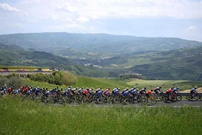 Giro - ST11 Peloton