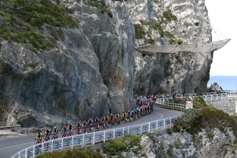 Giro - ST4 Peloton