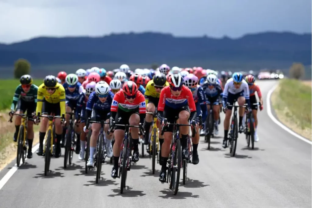 La Vuelta F - Peloton